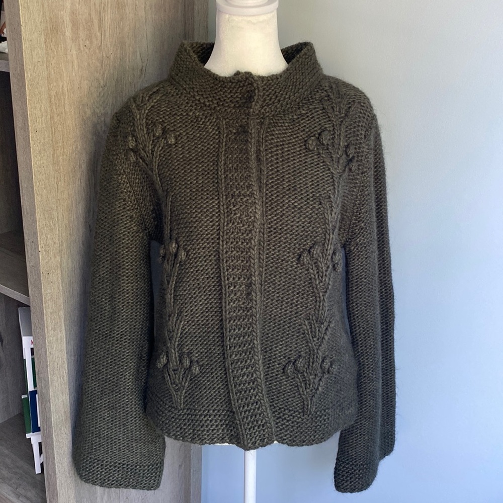 Elsamanda cardigan sweater. Size M.